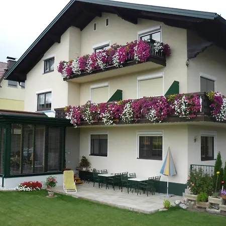 Landhaus Lassnig Guest house